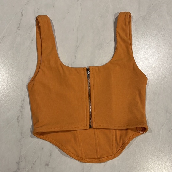 Boutique Crop Top - Picture 2 of 2